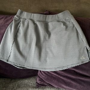Houndstooth alo yoga skirt